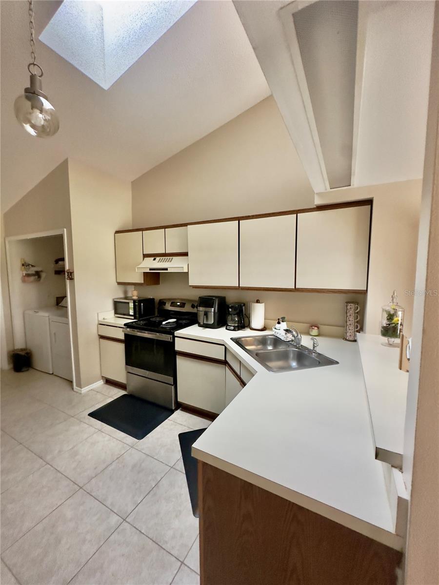 Image 17 of 38 For 13329 Laver Lane