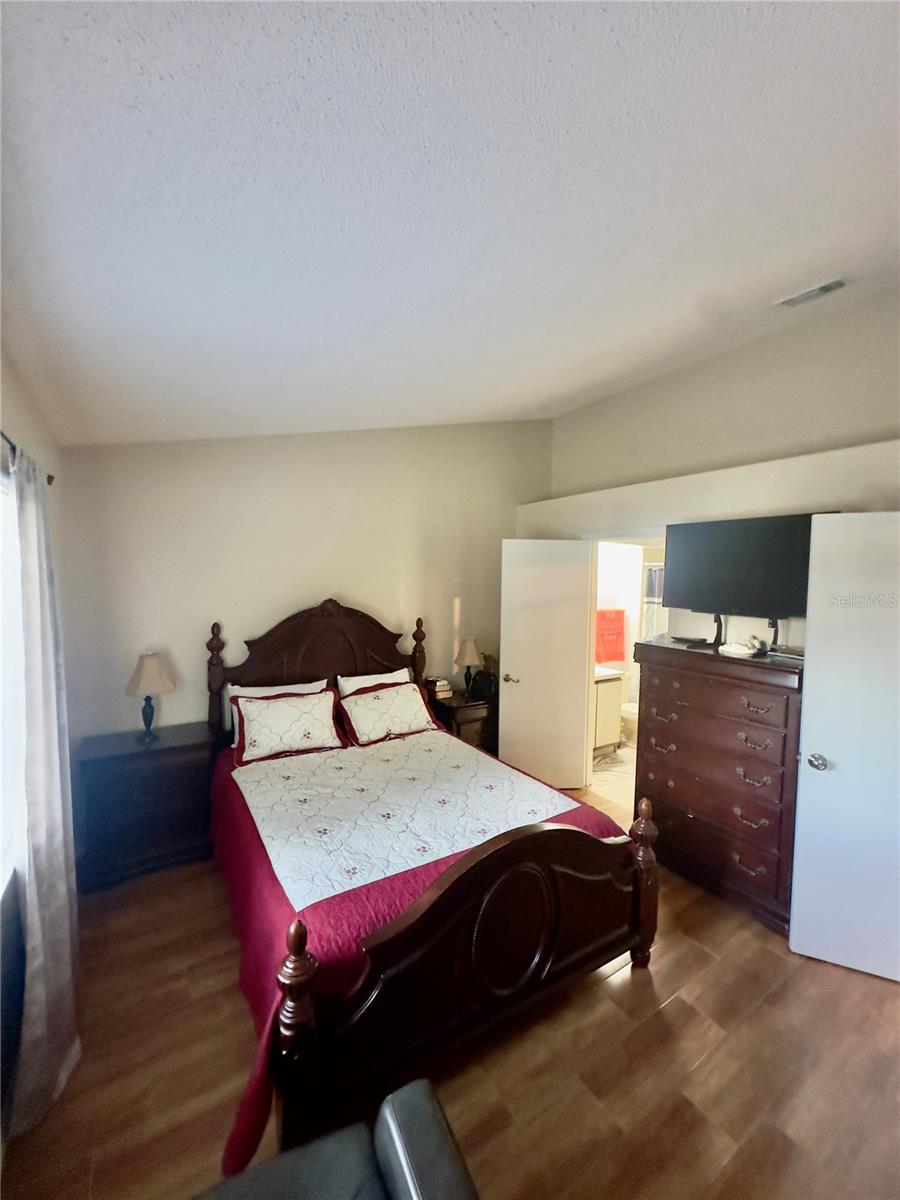 Image 33 of 38 For 13329 Laver Lane