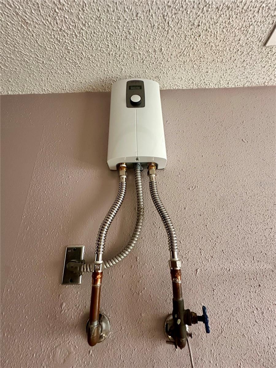 Image 14 of 16 For 1308 Woodingham Drive