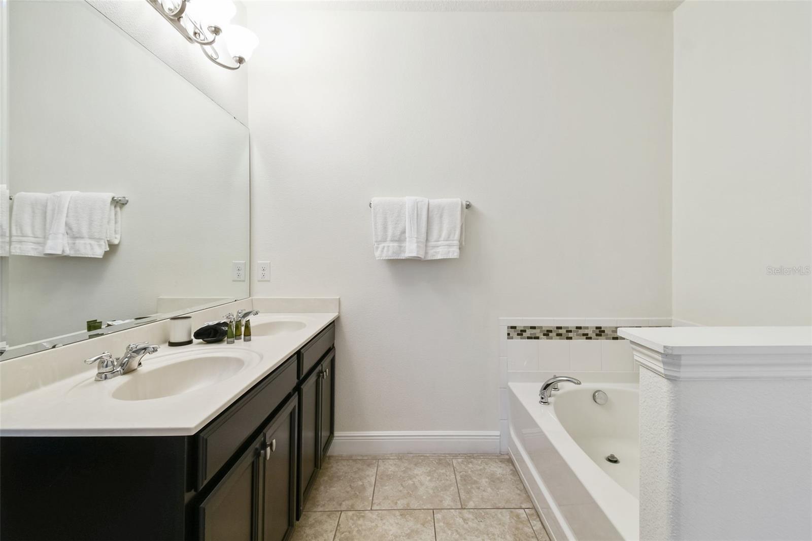 Image 49 of 70 For 5349 Oakbourne Avenue