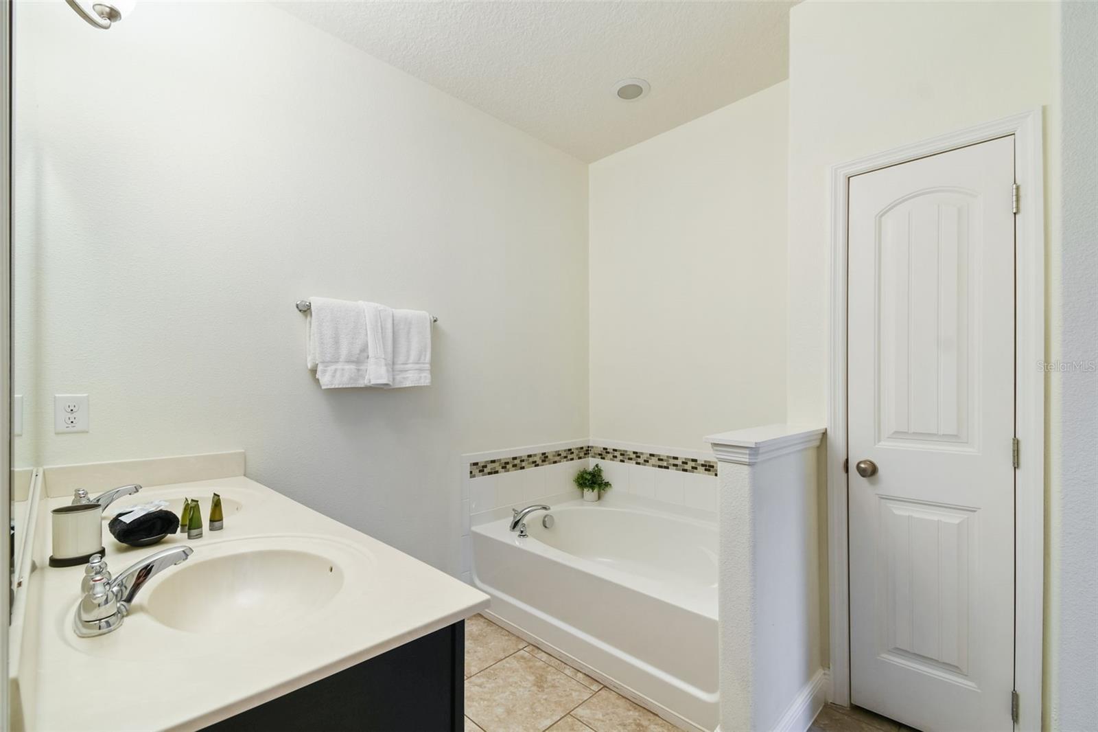 Image 50 of 70 For 5349 Oakbourne Avenue