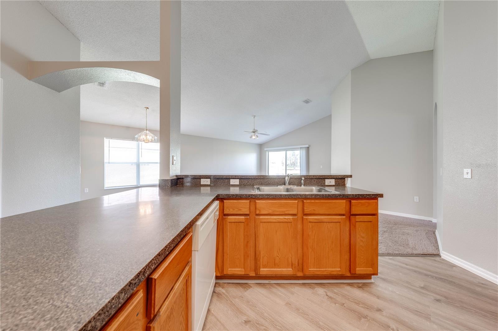 Image 11 of 33 For 119 Southampton Drive