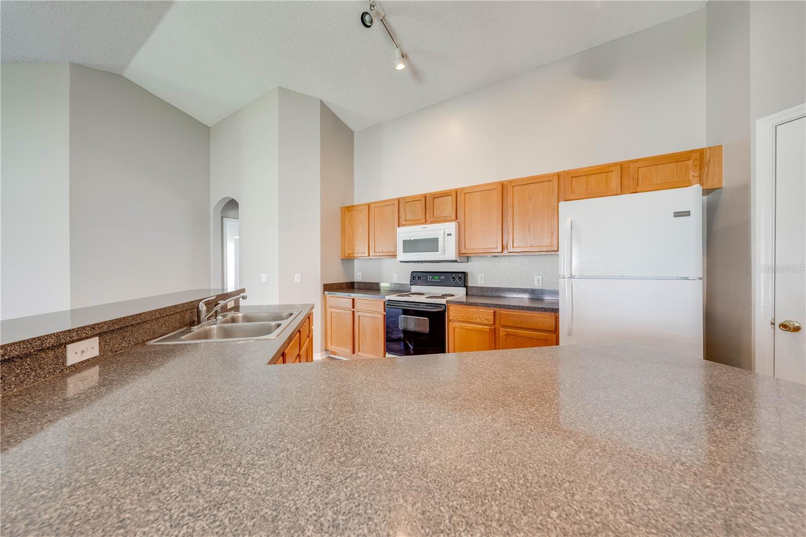 Image 12 of 33 For 119 Southampton Drive