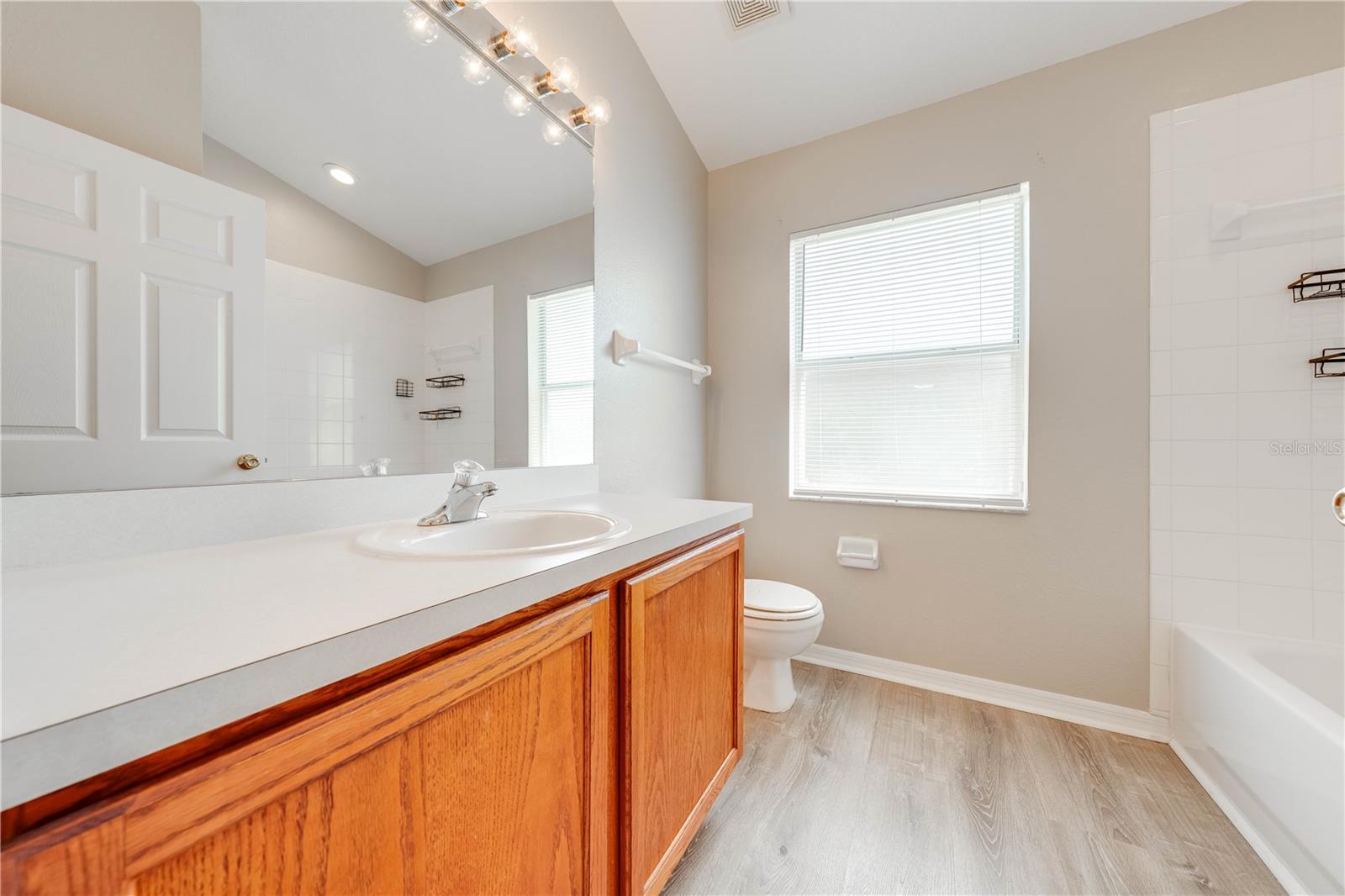 Image 24 of 33 For 119 Southampton Drive