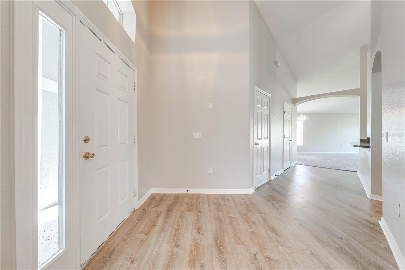 Image 6 of 33 For 119 Southampton Drive