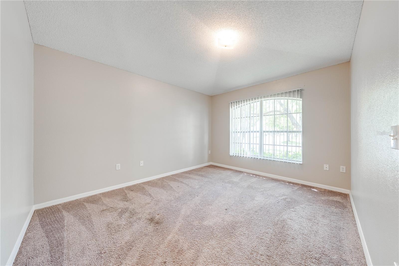 Image 8 of 33 For 119 Southampton Drive