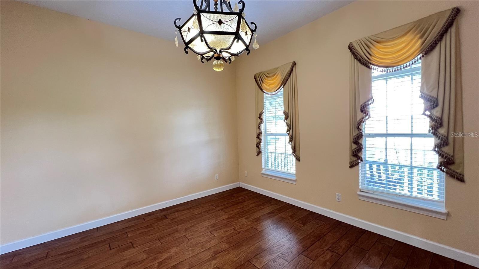 Image 16 of 83 For 934 Westpark Drive