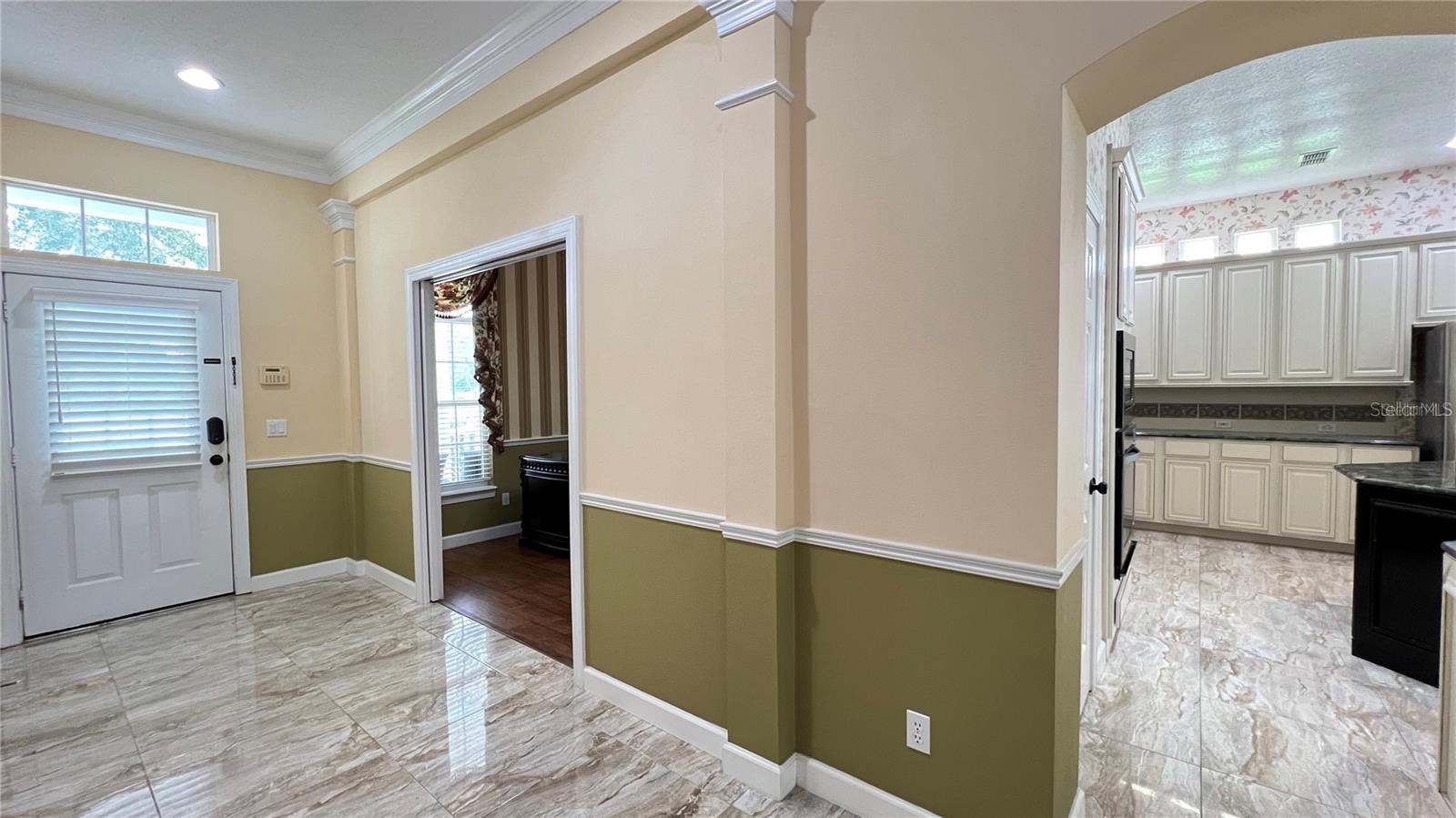 Image 20 of 83 For 934 Westpark Drive