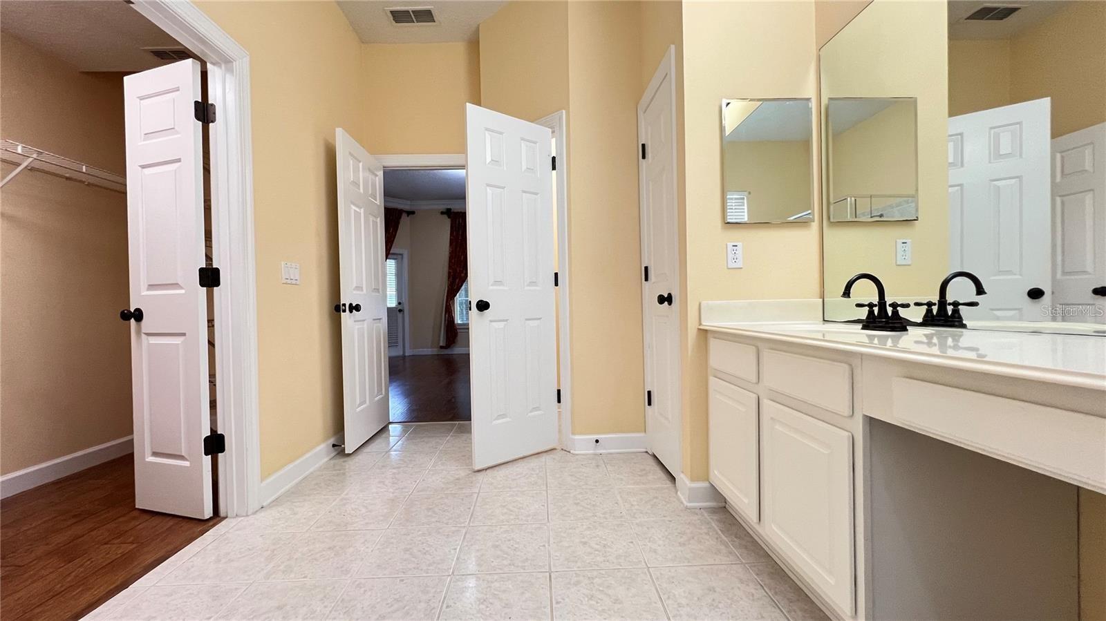 Image 41 of 83 For 934 Westpark Drive