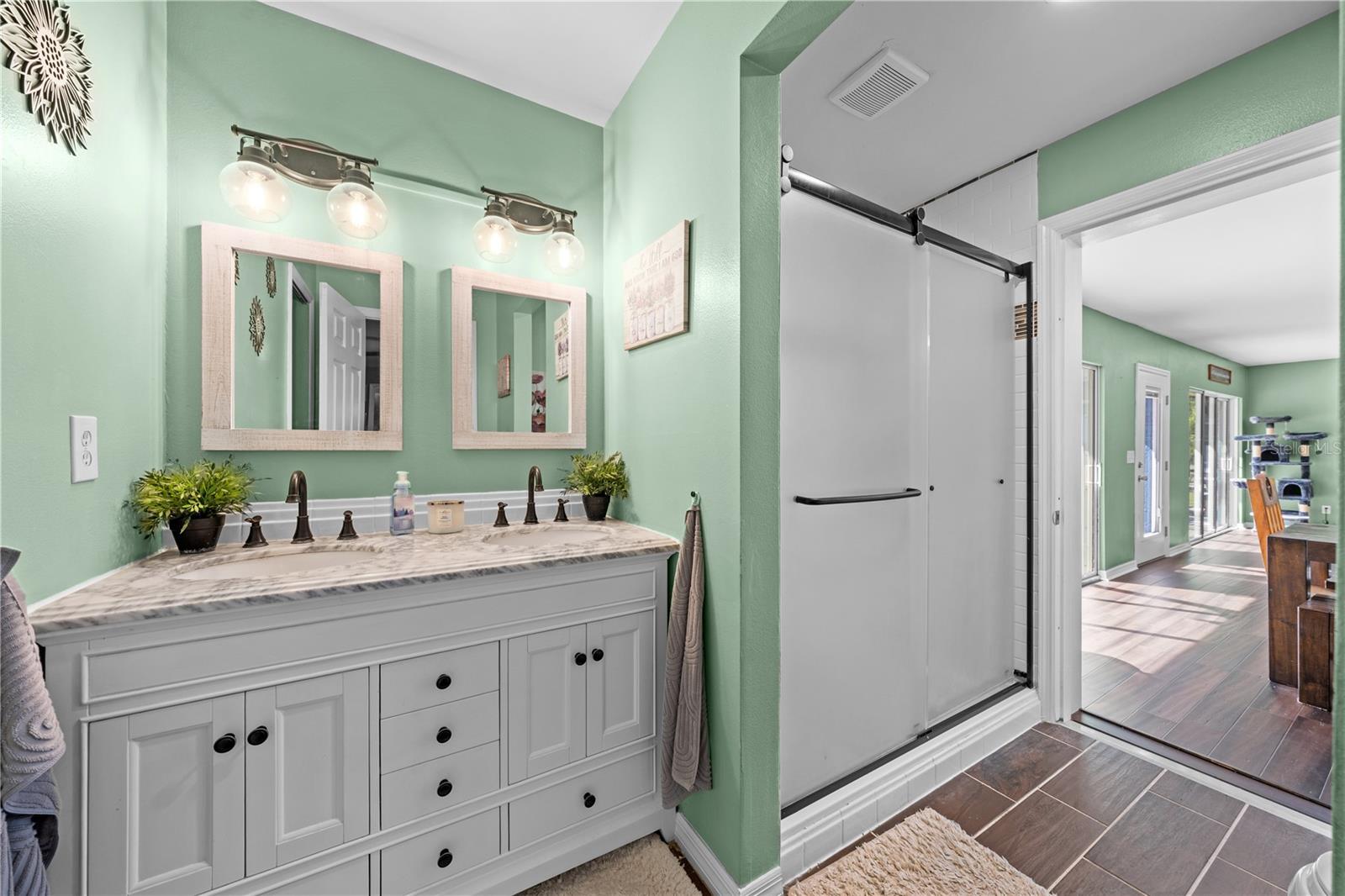 Image 24 of 66 For 2260 Bronco Drive