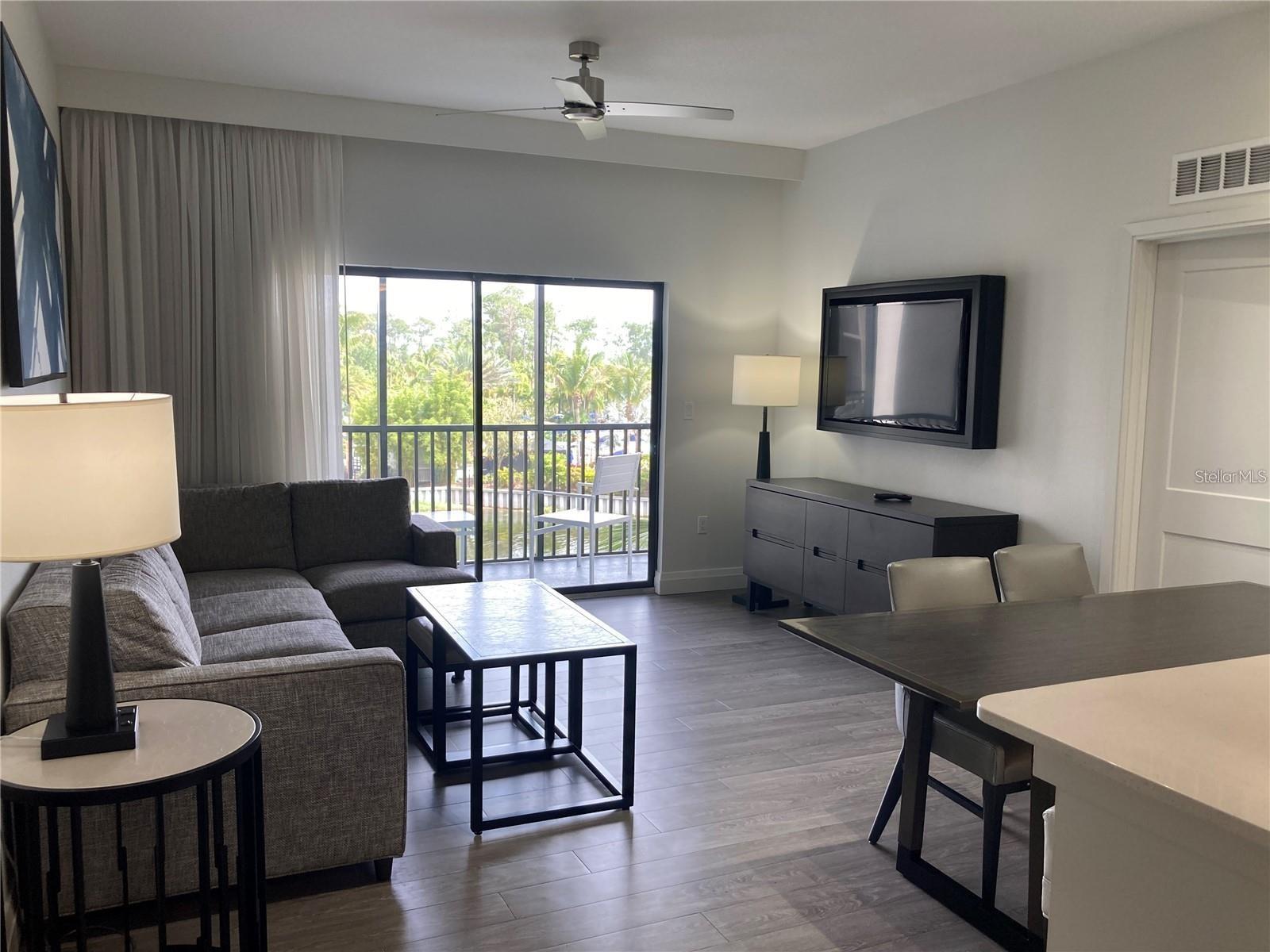 Image 4 of 31 For 14501 Grove Resort Avenue 3324