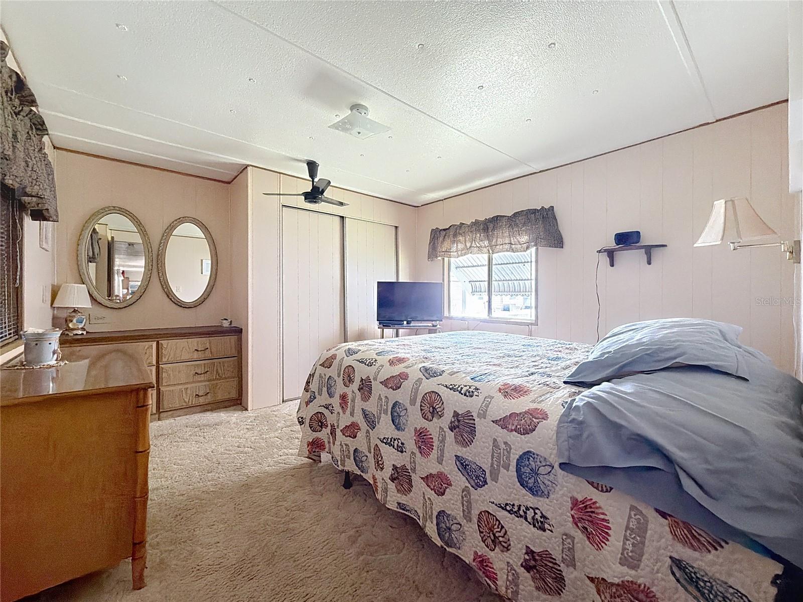 Image 11 of 16 For 213 Lakeside Ranch Circle