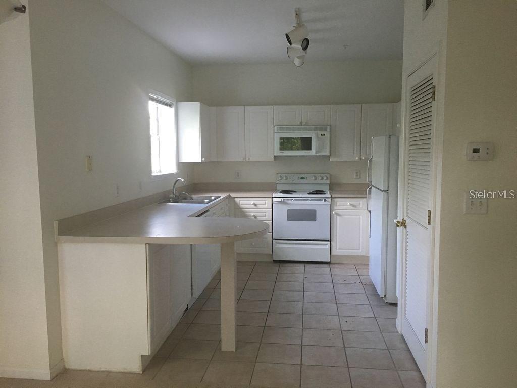 Image 2 of 12 For 425 Water  425