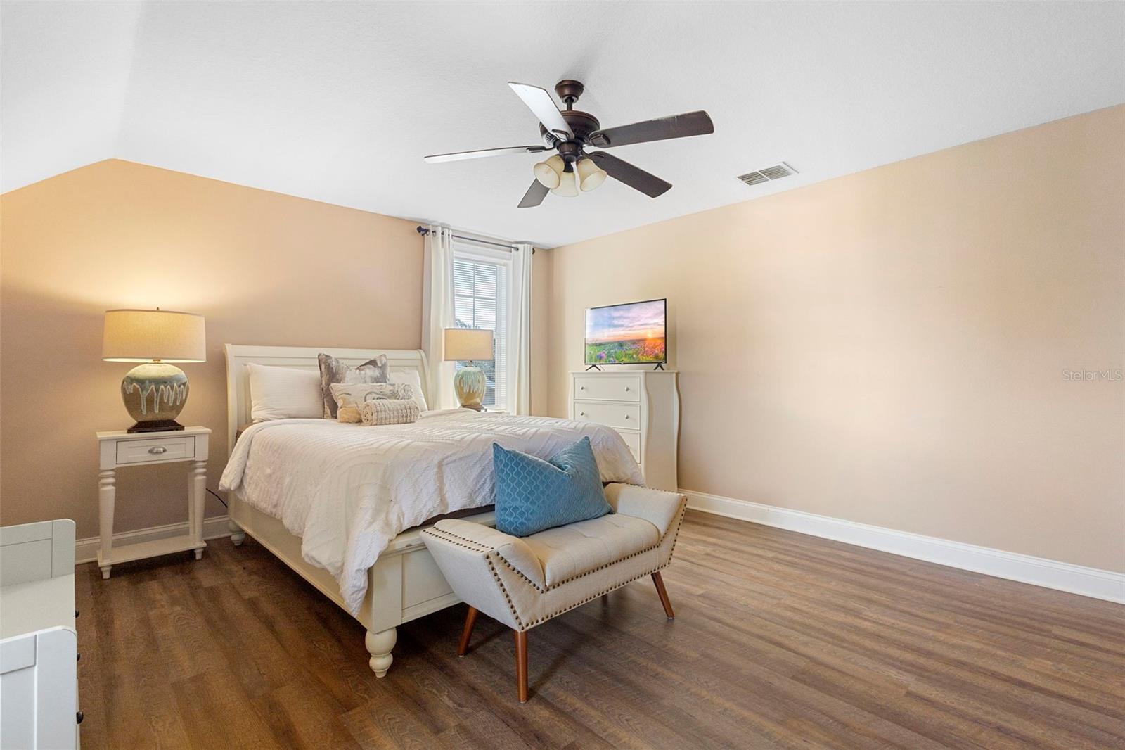 Image 32 of 61 For 5210 Hammock Circle