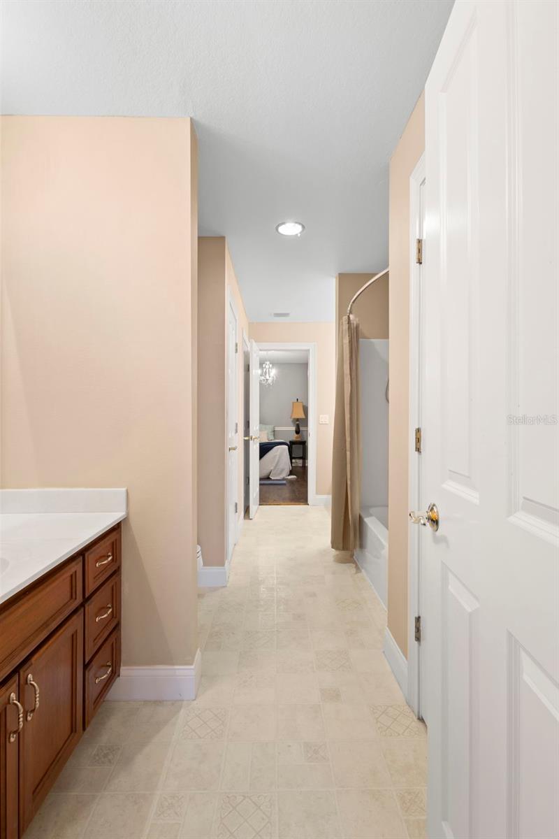 Image 36 of 61 For 5210 Hammock Circle