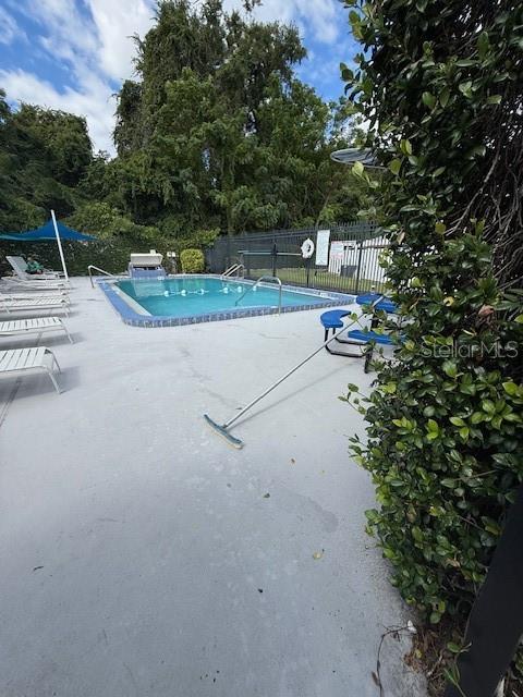 Image 14 of 16 For 1507 Grove Street 557