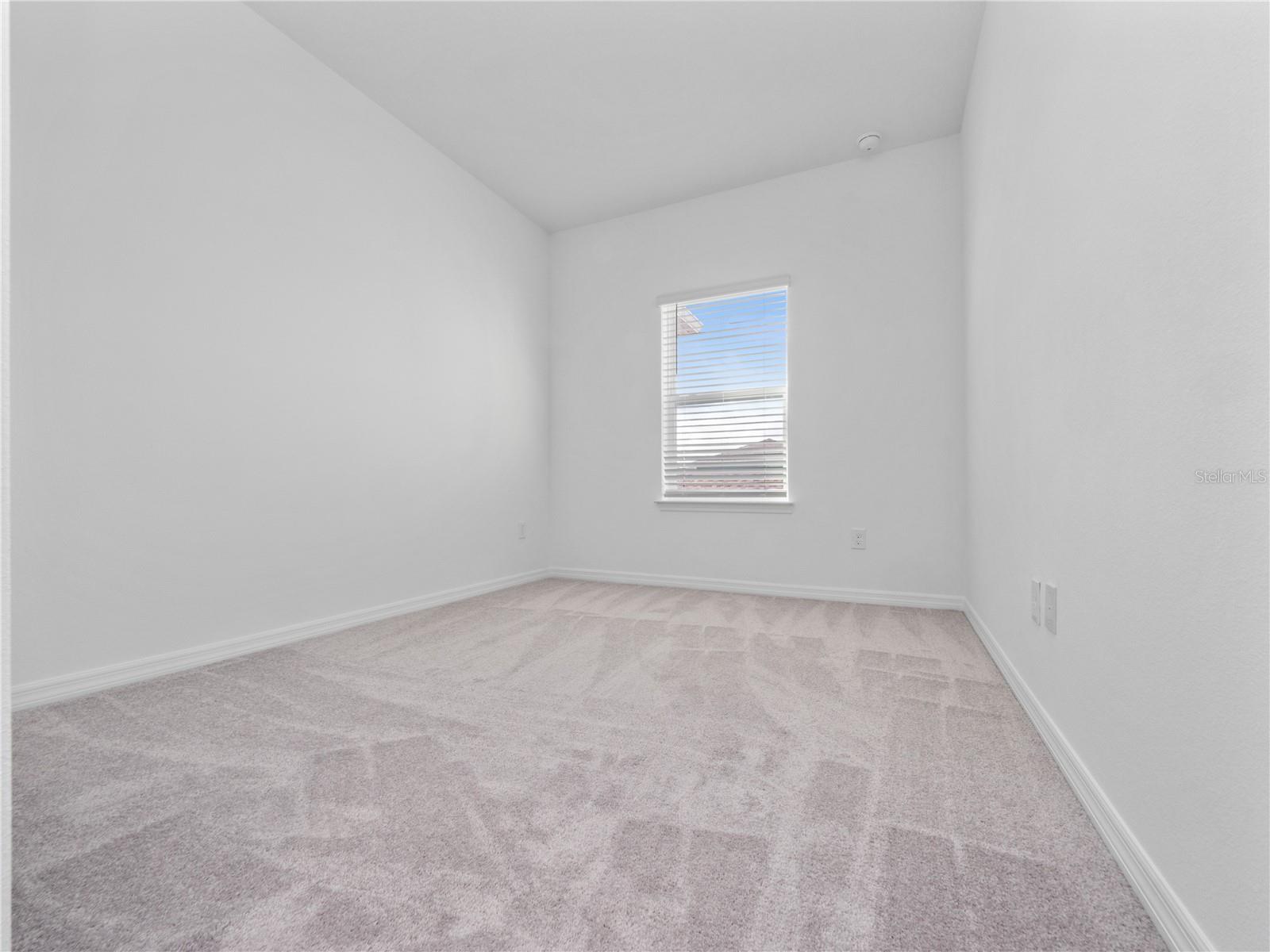 Image 19 of 26 For 15166 Blue Peacock Lane