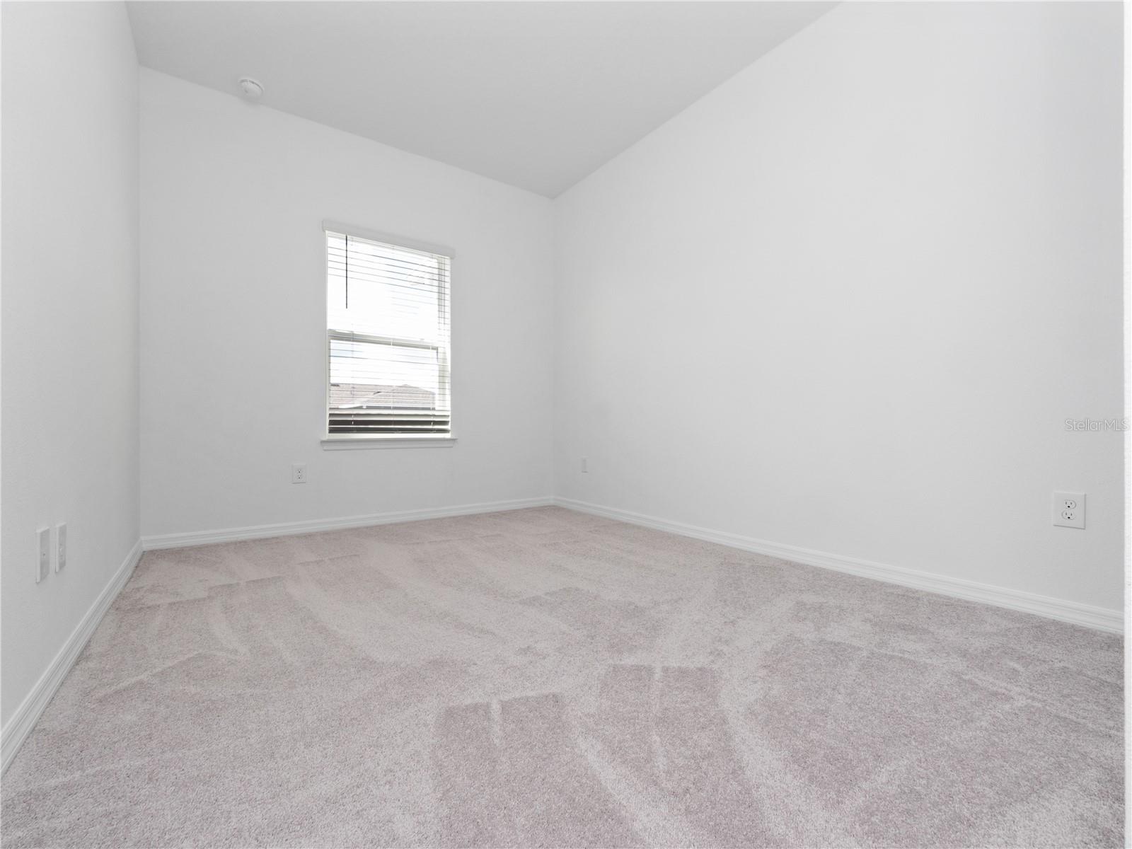 Image 21 of 26 For 15166 Blue Peacock Lane