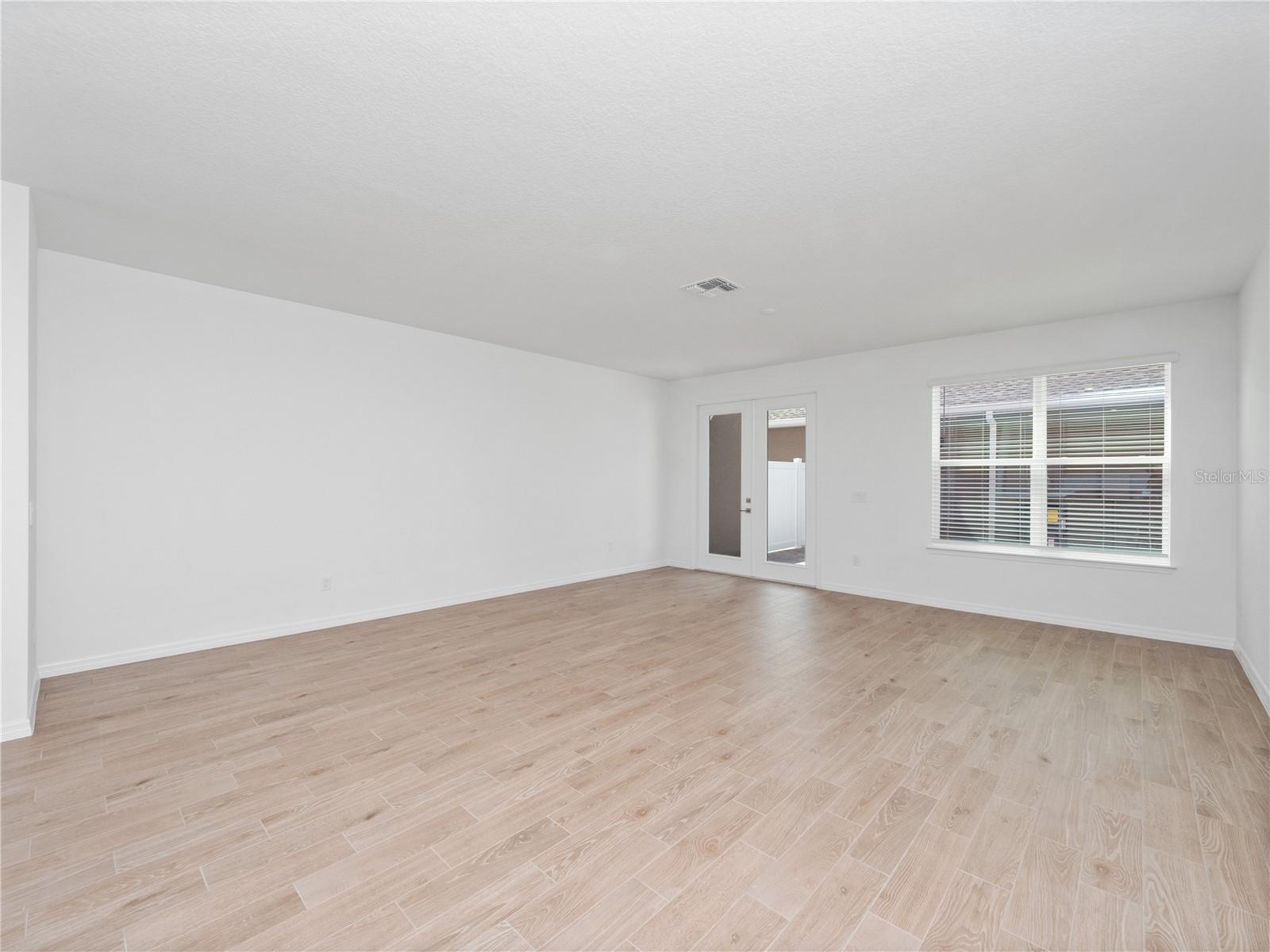 Image 6 of 26 For 15166 Blue Peacock Lane