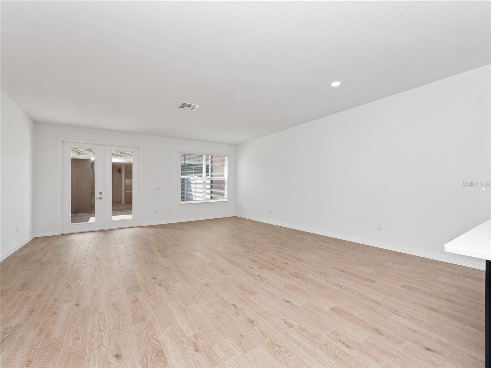 Image 8 of 26 For 15166 Blue Peacock Lane