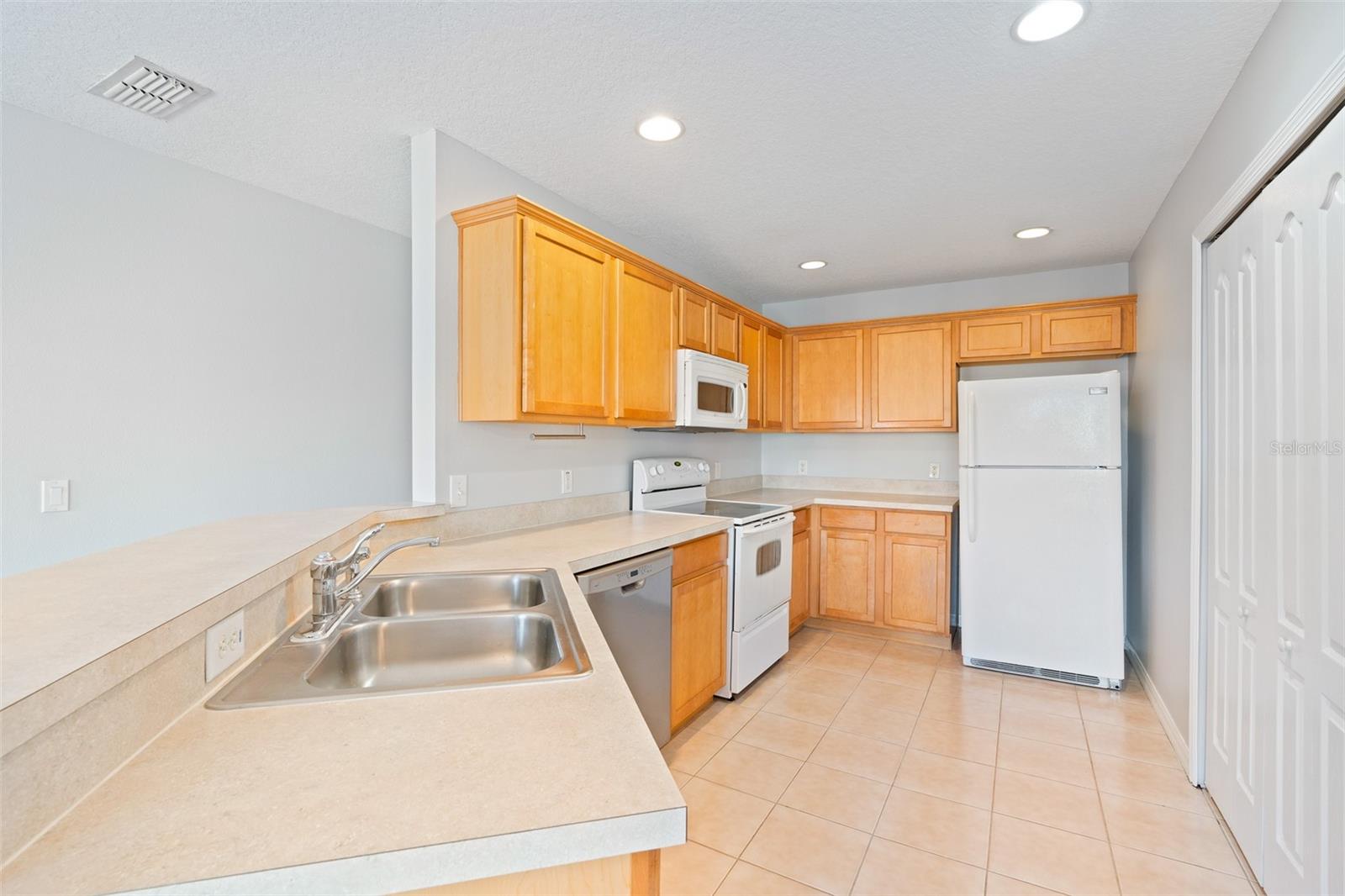 Image 12 of 44 For 4100 Orange Tree Court