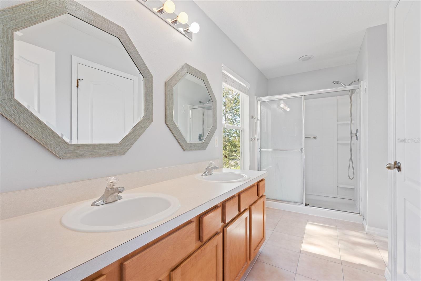 Image 17 of 44 For 4100 Orange Tree Court