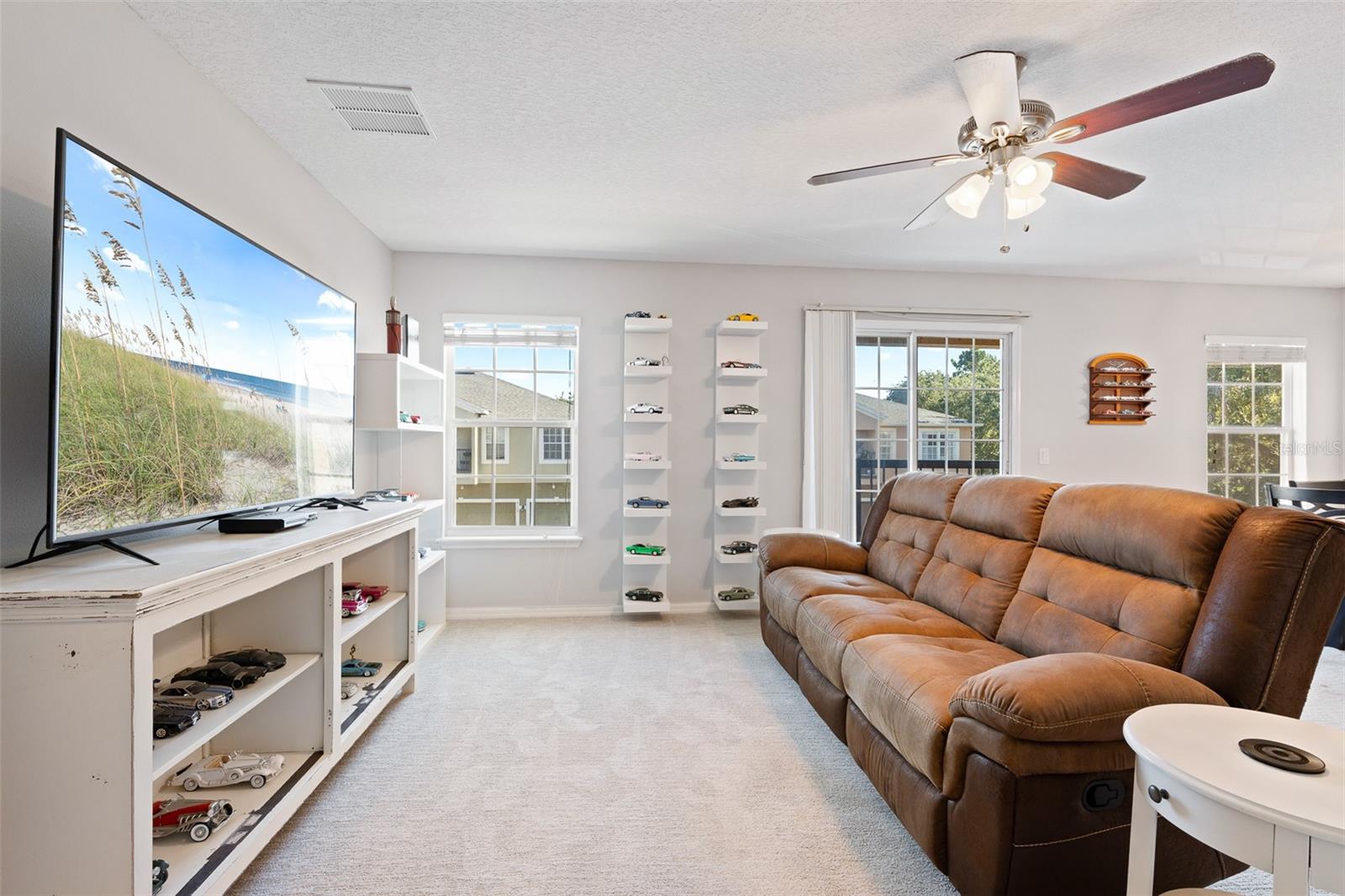 Image 9 of 44 For 4100 Orange Tree Court