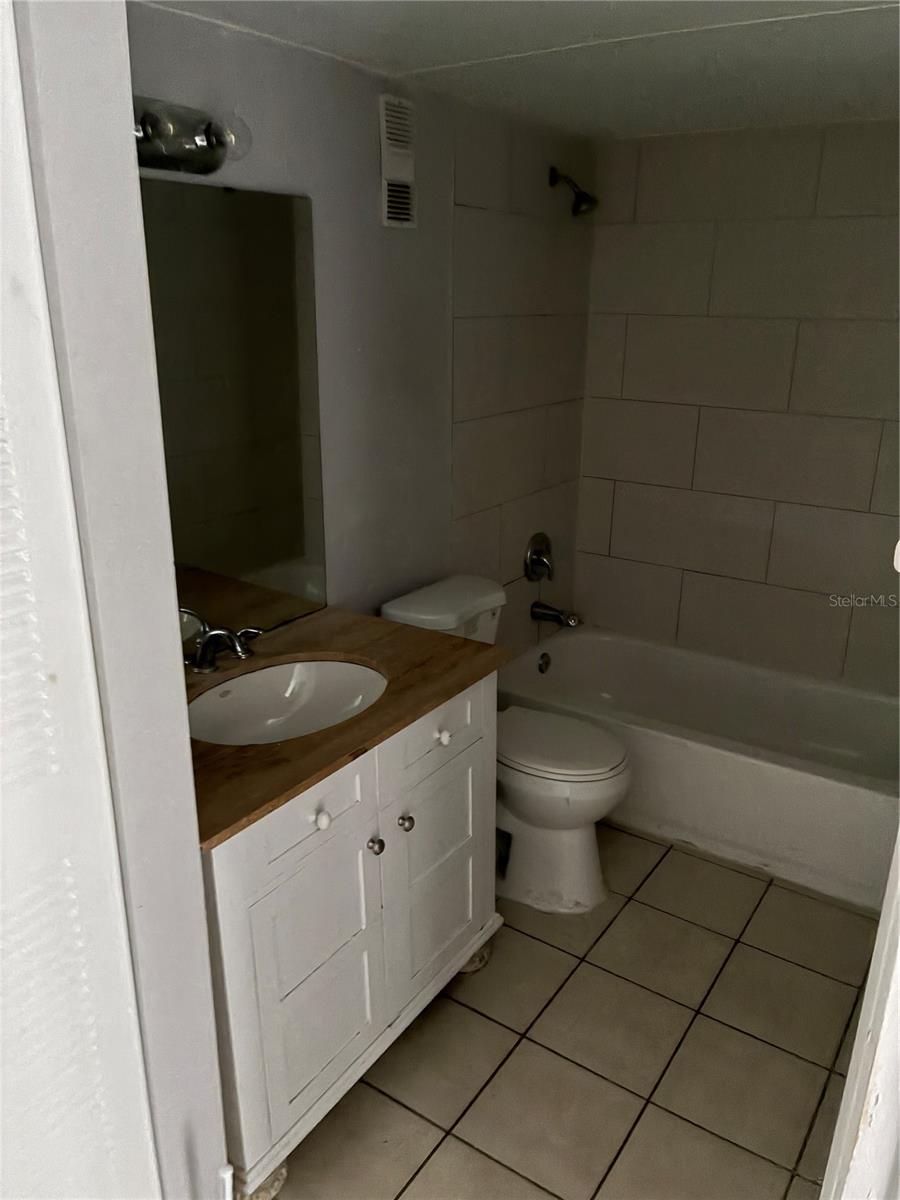 Image 7 of 7 For 1904 Honour Road 29