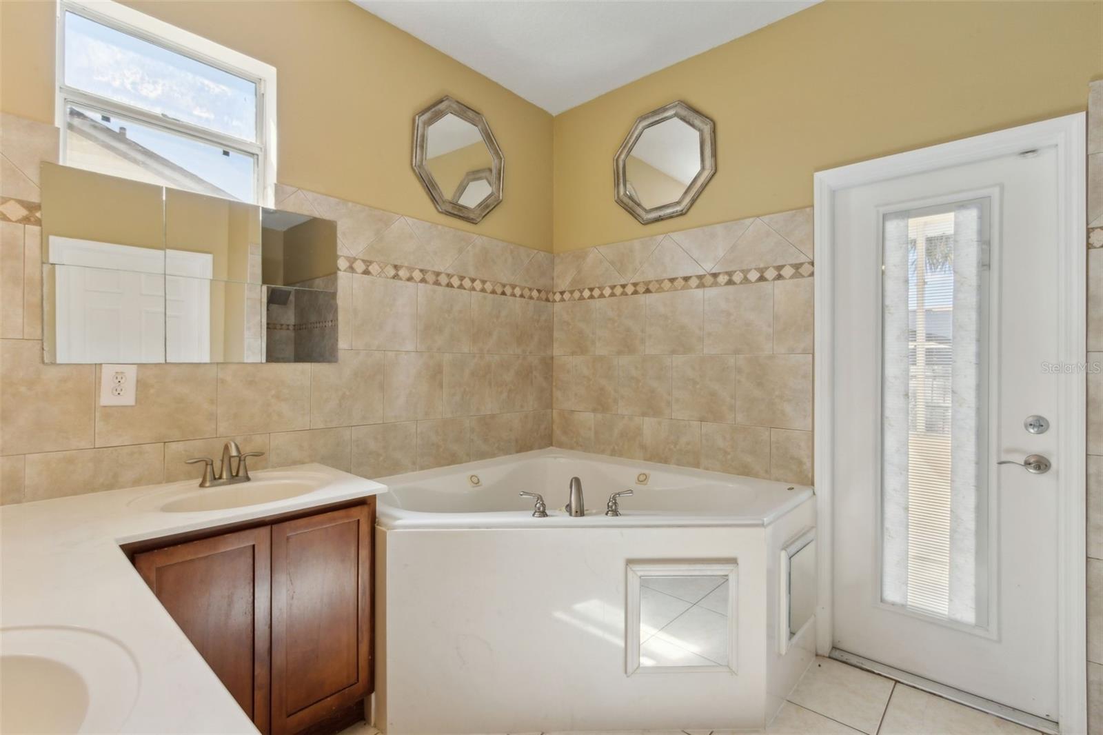 Image 11 of 26 For 10524 Ramblewood Road