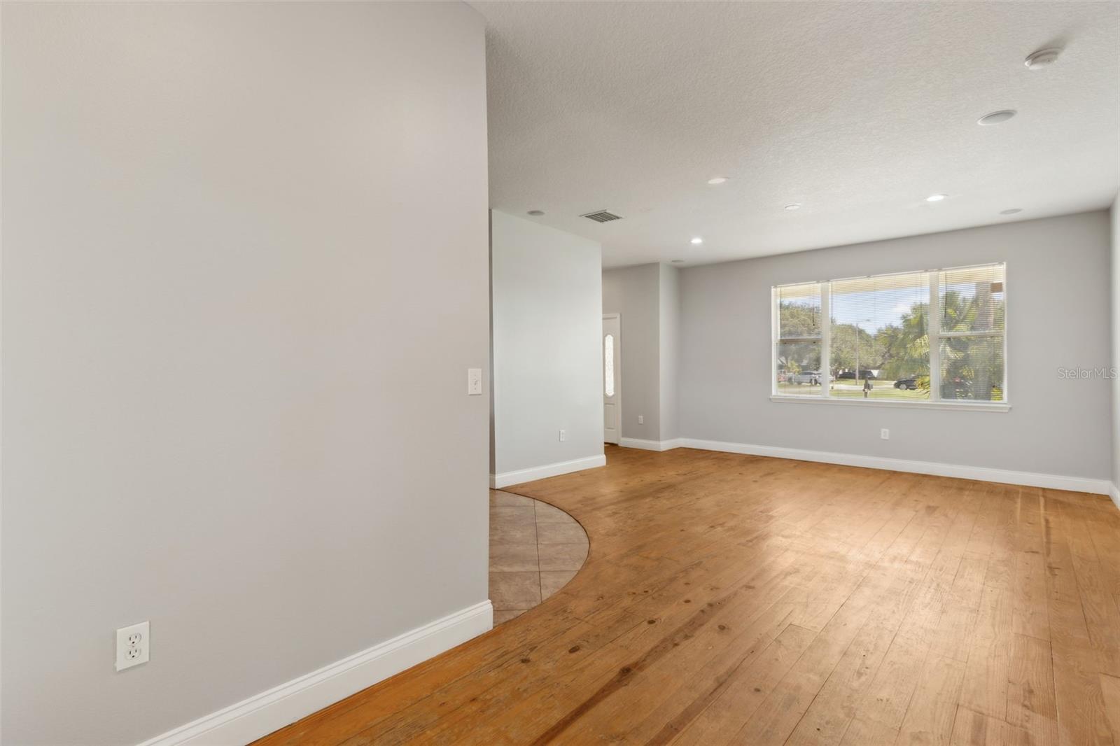 Image 4 of 26 For 10524 Ramblewood Road