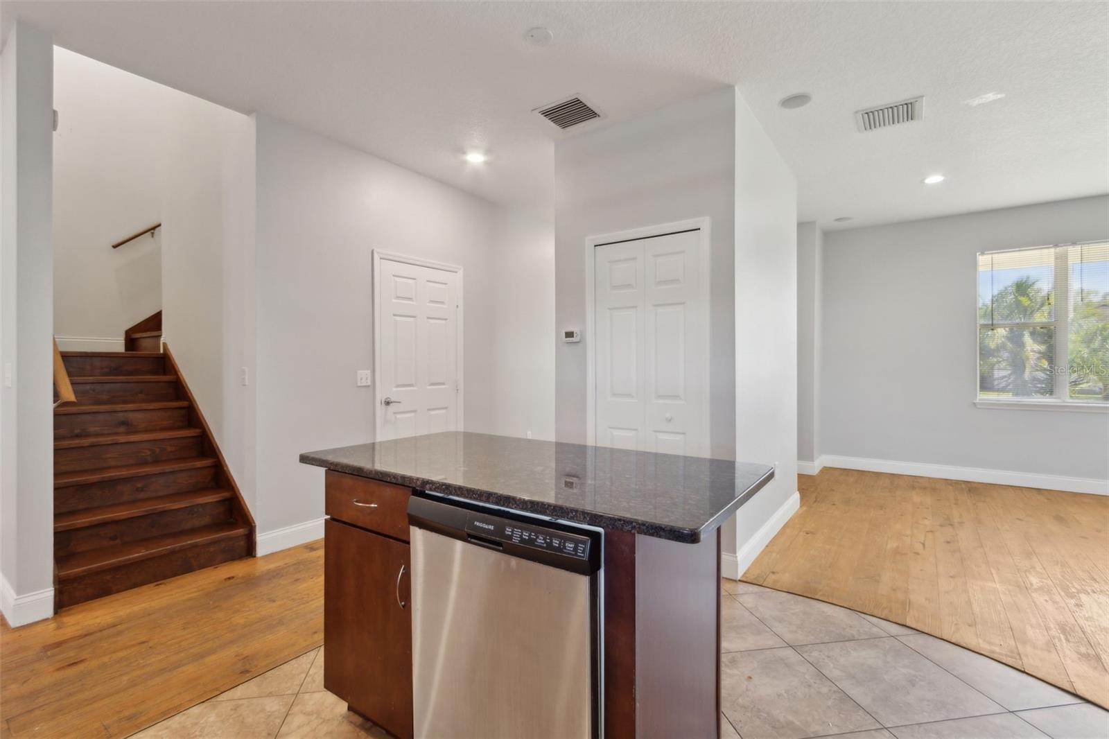 Image 7 of 26 For 10524 Ramblewood Road