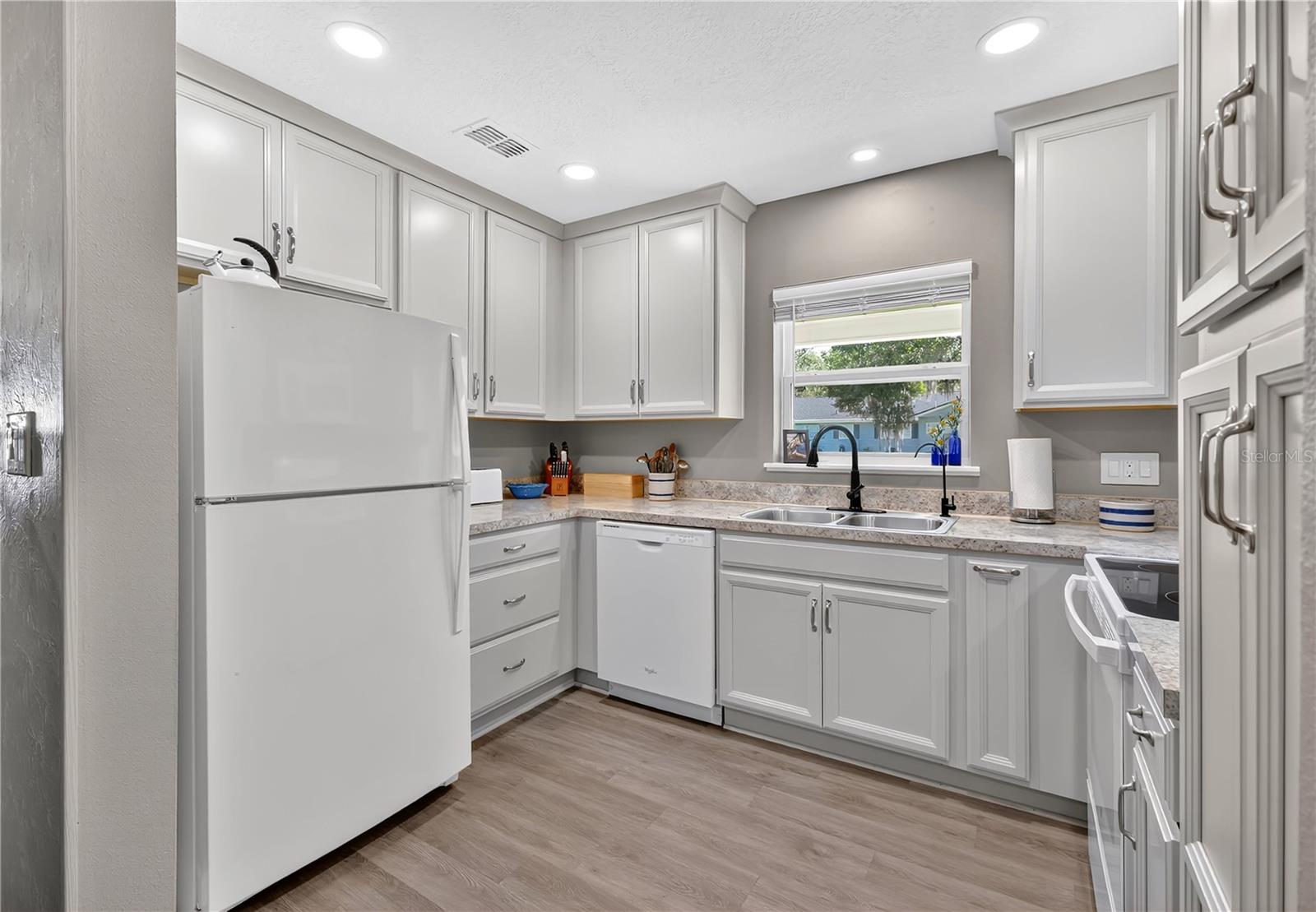 Image 5 of 26 For 200 Virginia Avenue