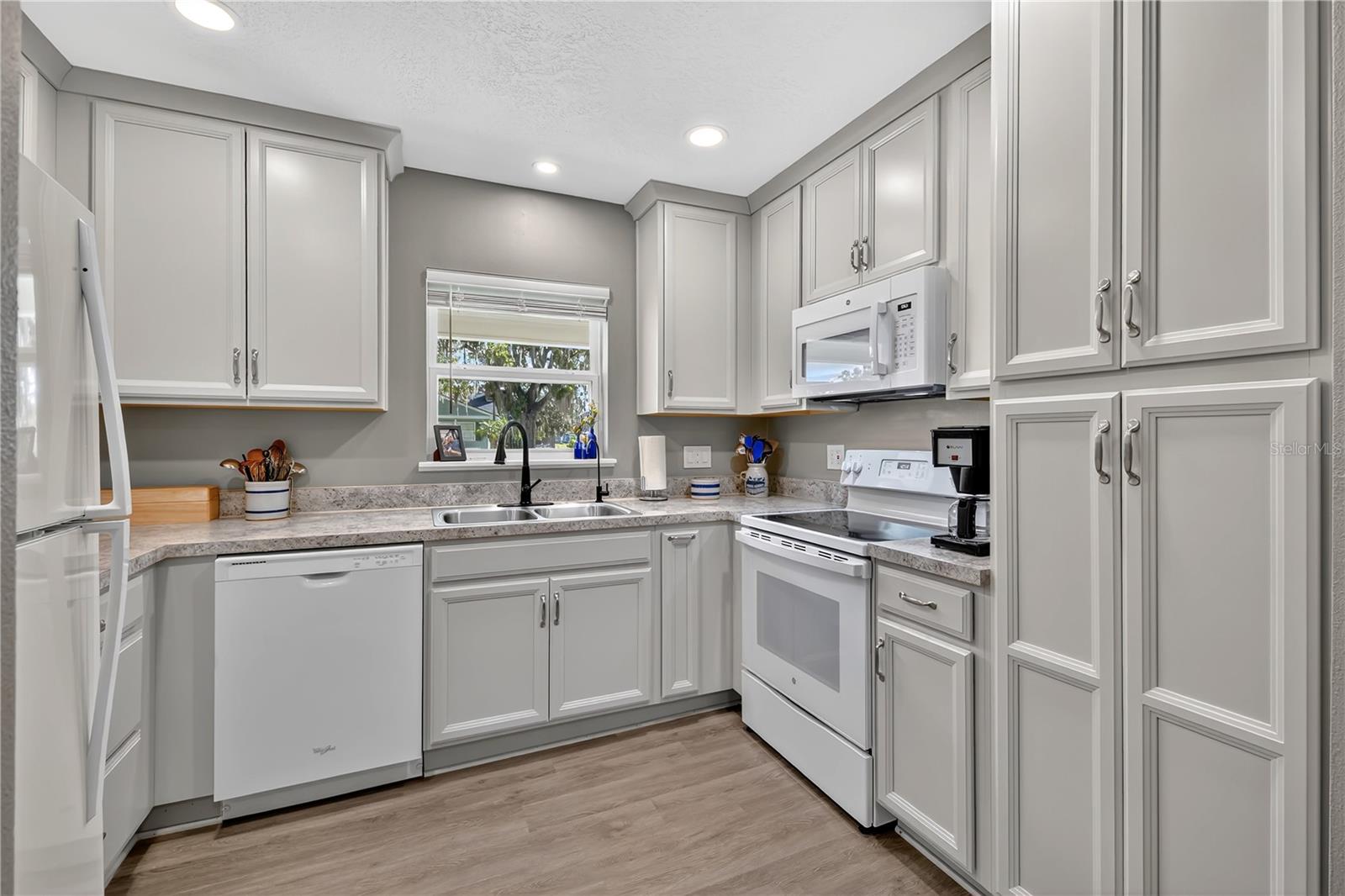 Image 6 of 26 For 200 Virginia Avenue