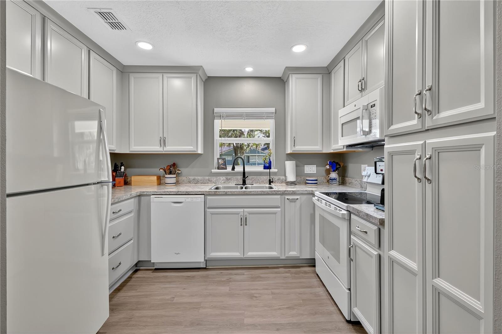 Image 7 of 26 For 200 Virginia Avenue