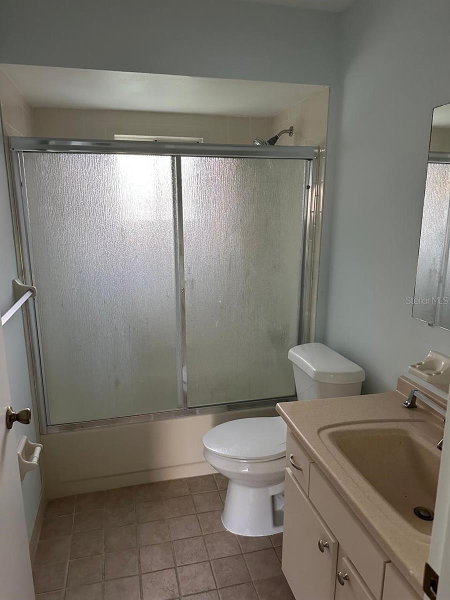 Image 12 of 17 For 11248 76th Terrace