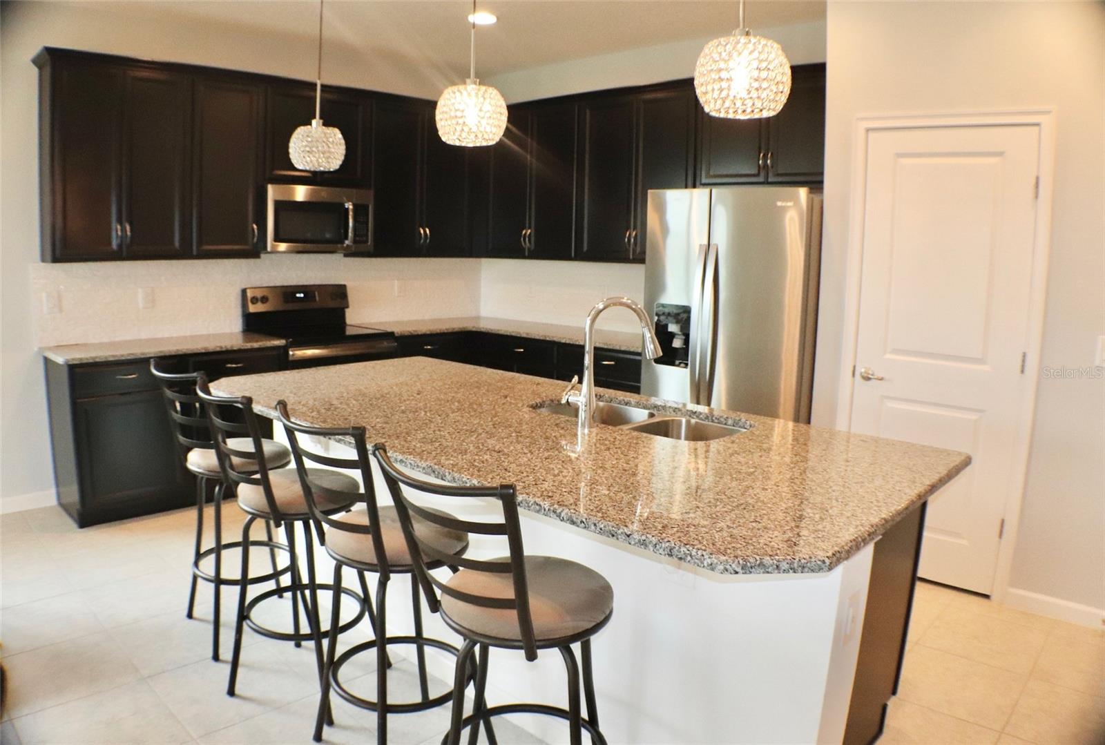 Image 3 of 14 For 536 Sapphire Drive