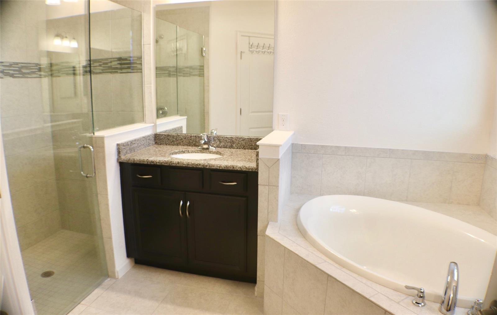 Image 7 of 14 For 536 Sapphire Drive