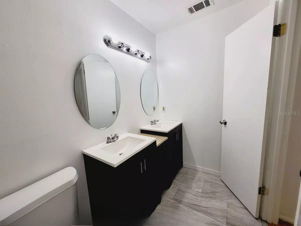 Image 5 of 16 For 1708 Foxhall Circle