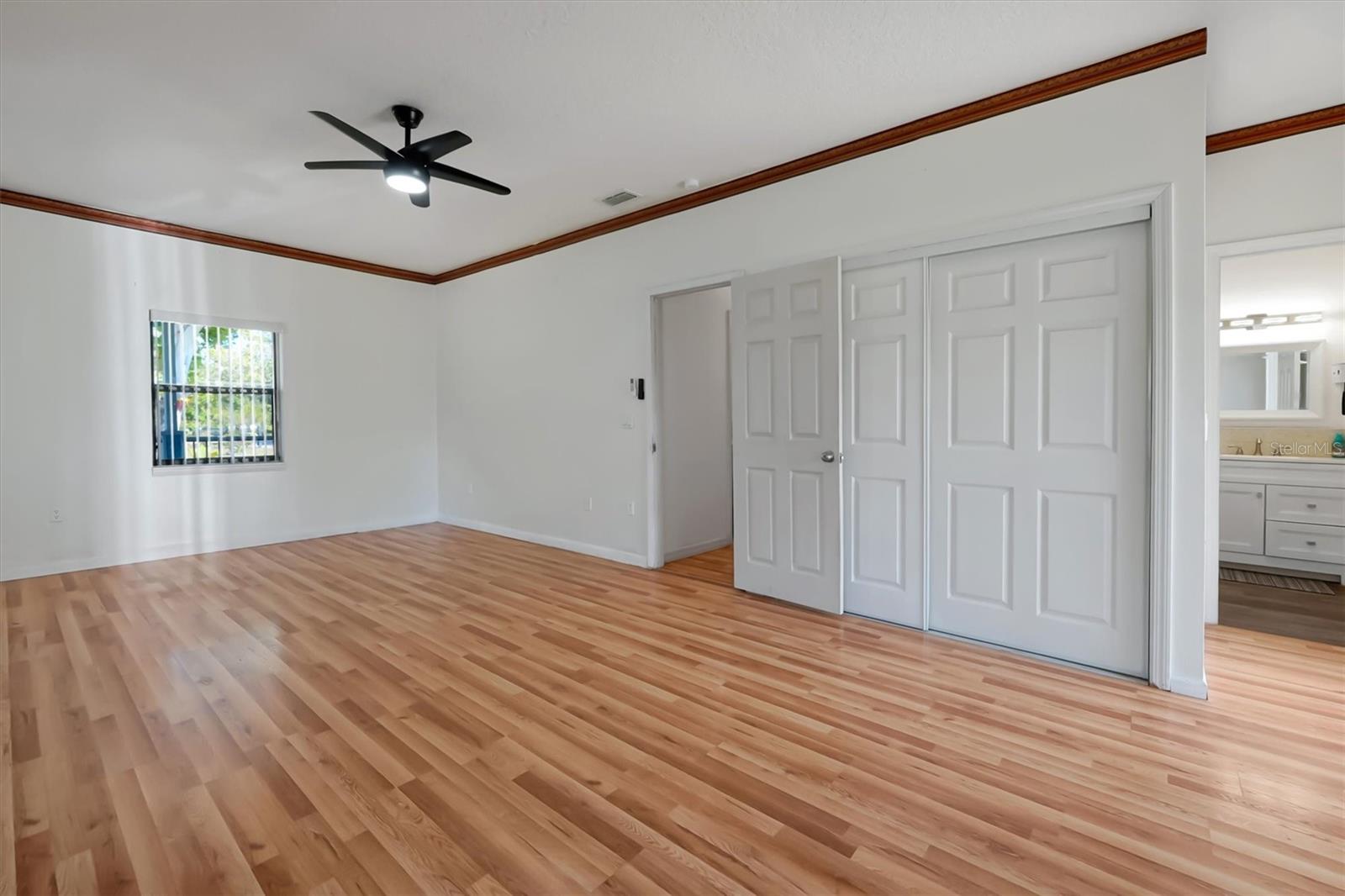 Listing photo id 18 for 4540 Pine Tree Dr