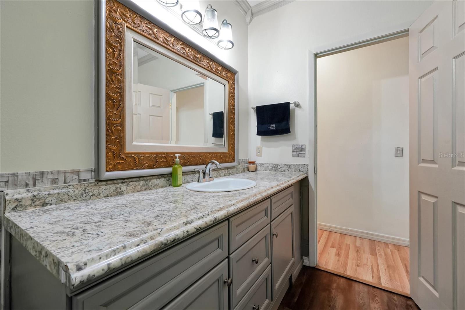 Listing photo id 26 for 4540 Pine Tree Dr