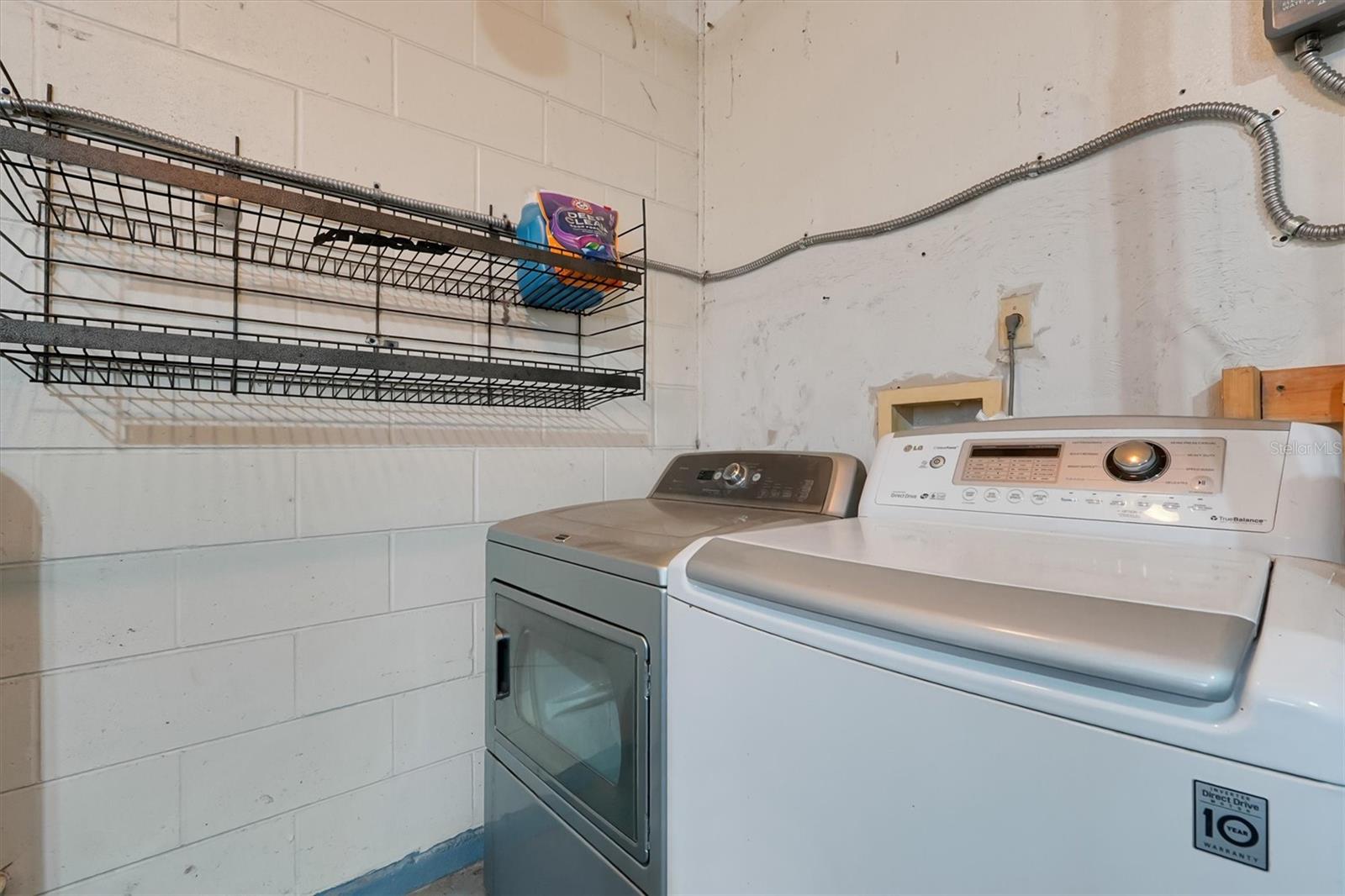 Listing photo id 29 for 4540 Pine Tree Dr