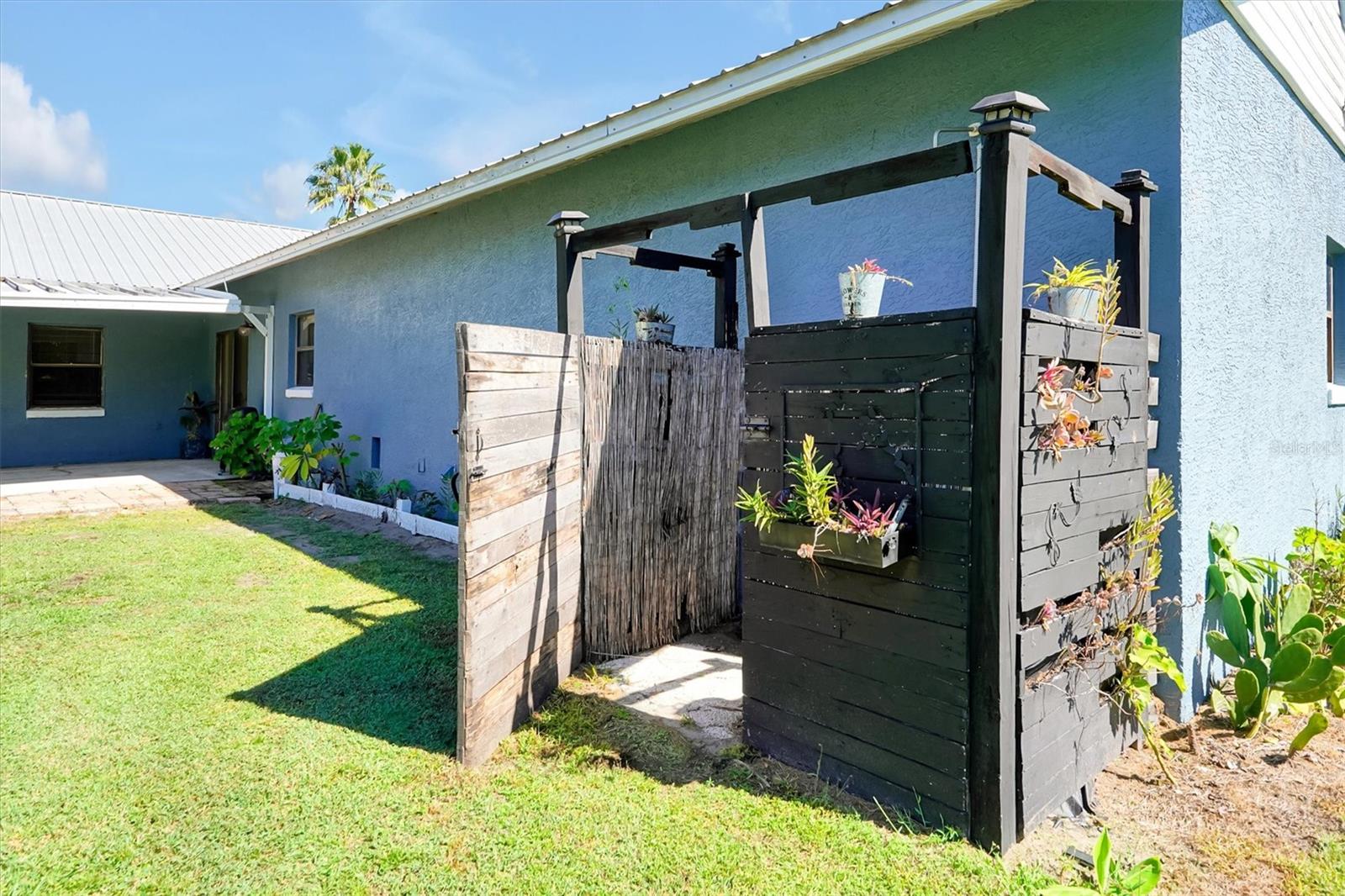 Listing photo id 31 for 4540 Pine Tree Dr