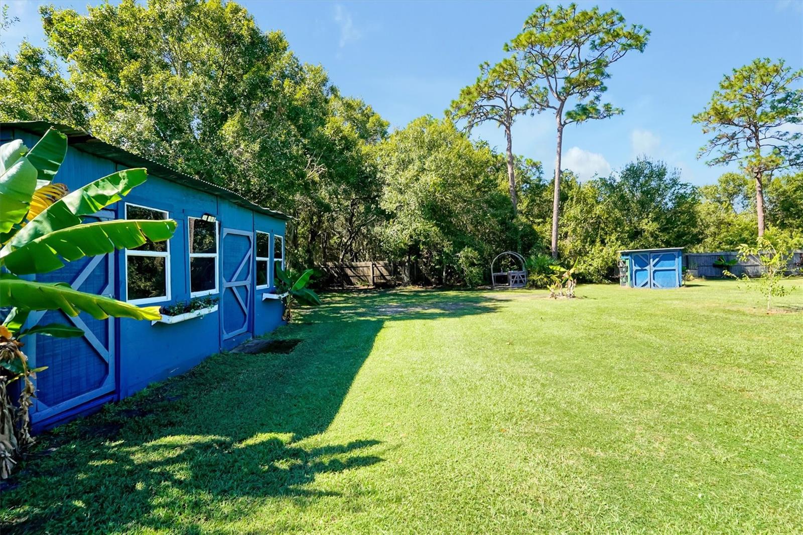 Listing photo id 32 for 4540 Pine Tree Dr