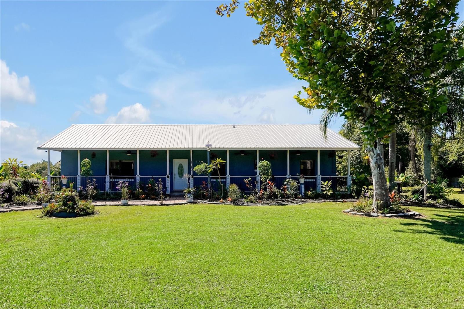 Listing photo id 2 for 4540 Pine Tree Dr