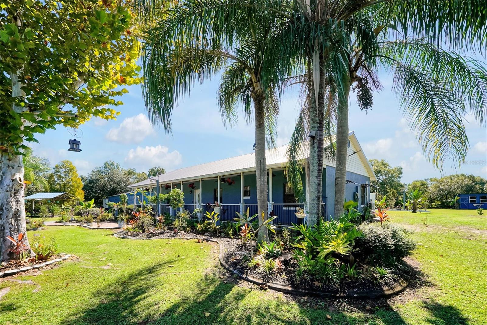 Listing photo id 3 for 4540 Pine Tree Dr