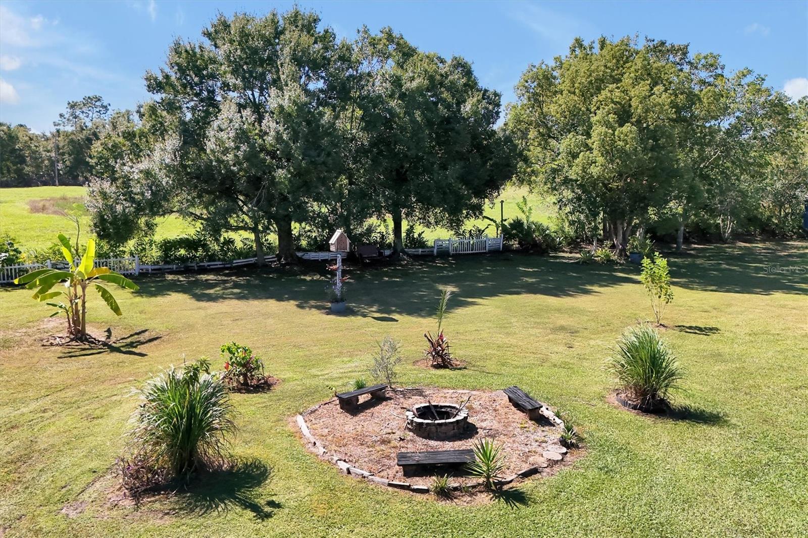 Listing photo id 53 for 4540 Pine Tree Dr