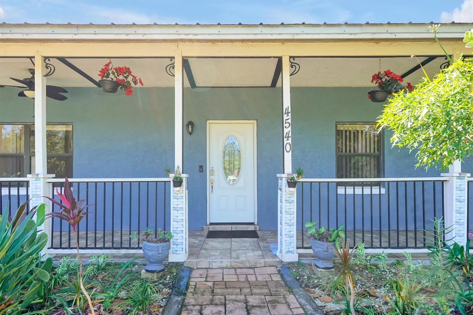 Listing photo id 4 for 4540 Pine Tree Dr