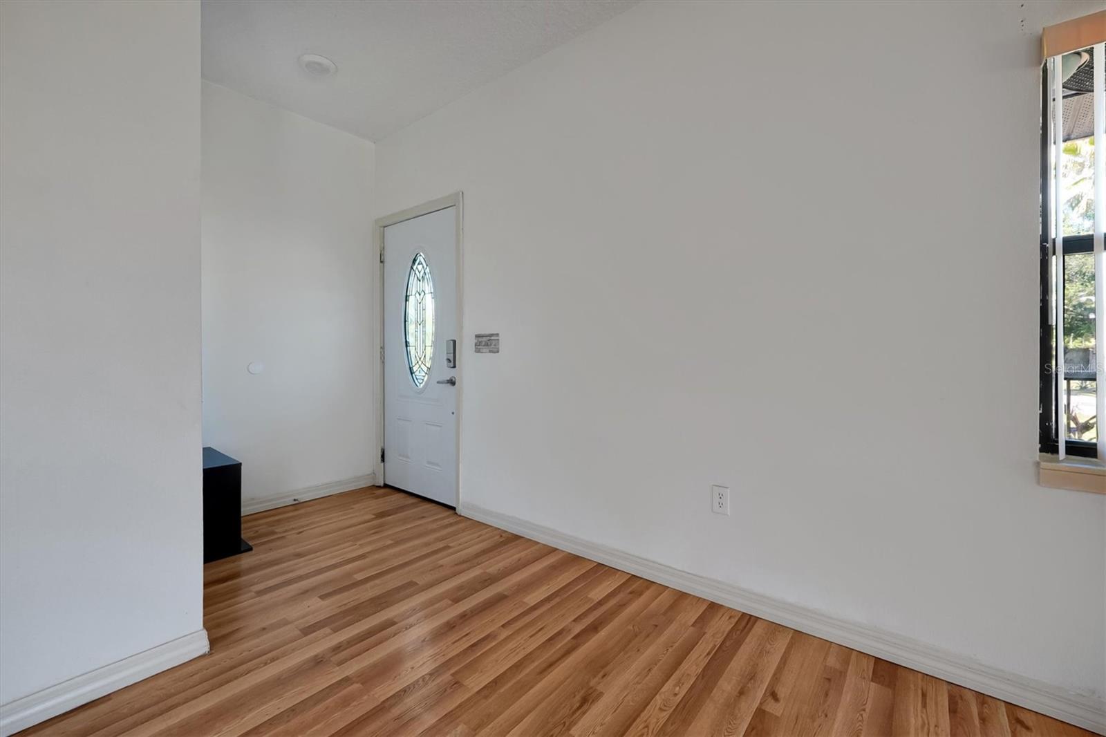 Listing photo id 7 for 4540 Pine Tree Dr