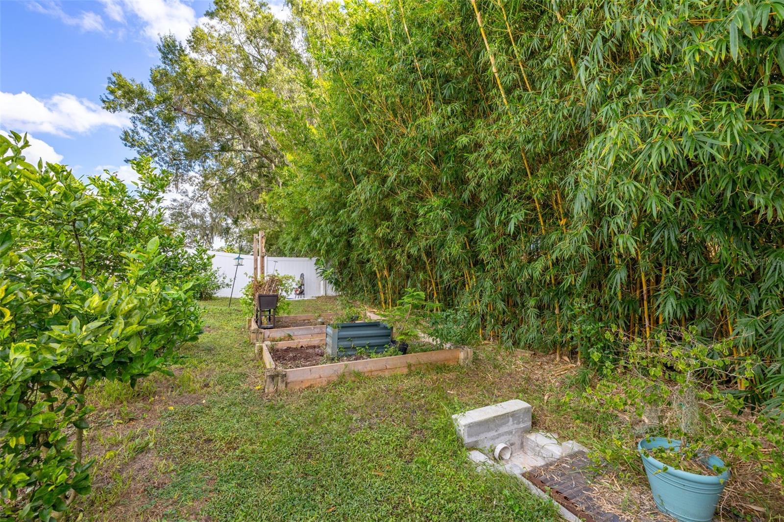 Image 40 of 43 For 1052 Rivershore Avenue