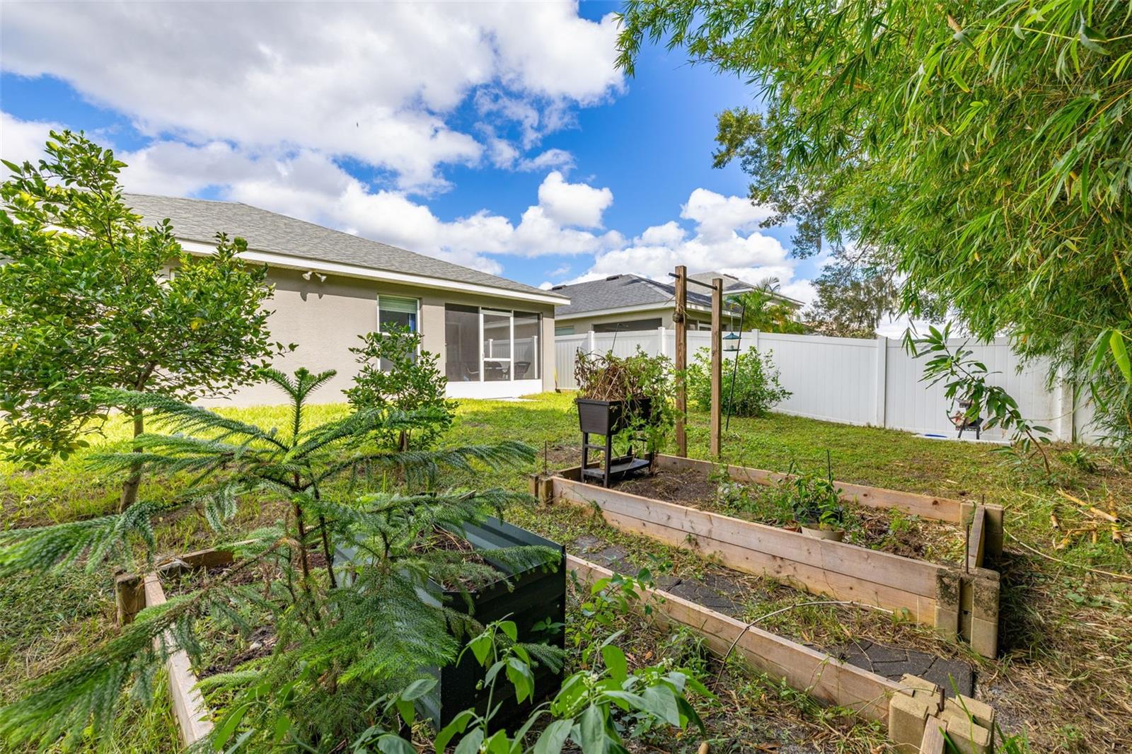 Image 41 of 43 For 1052 Rivershore Avenue